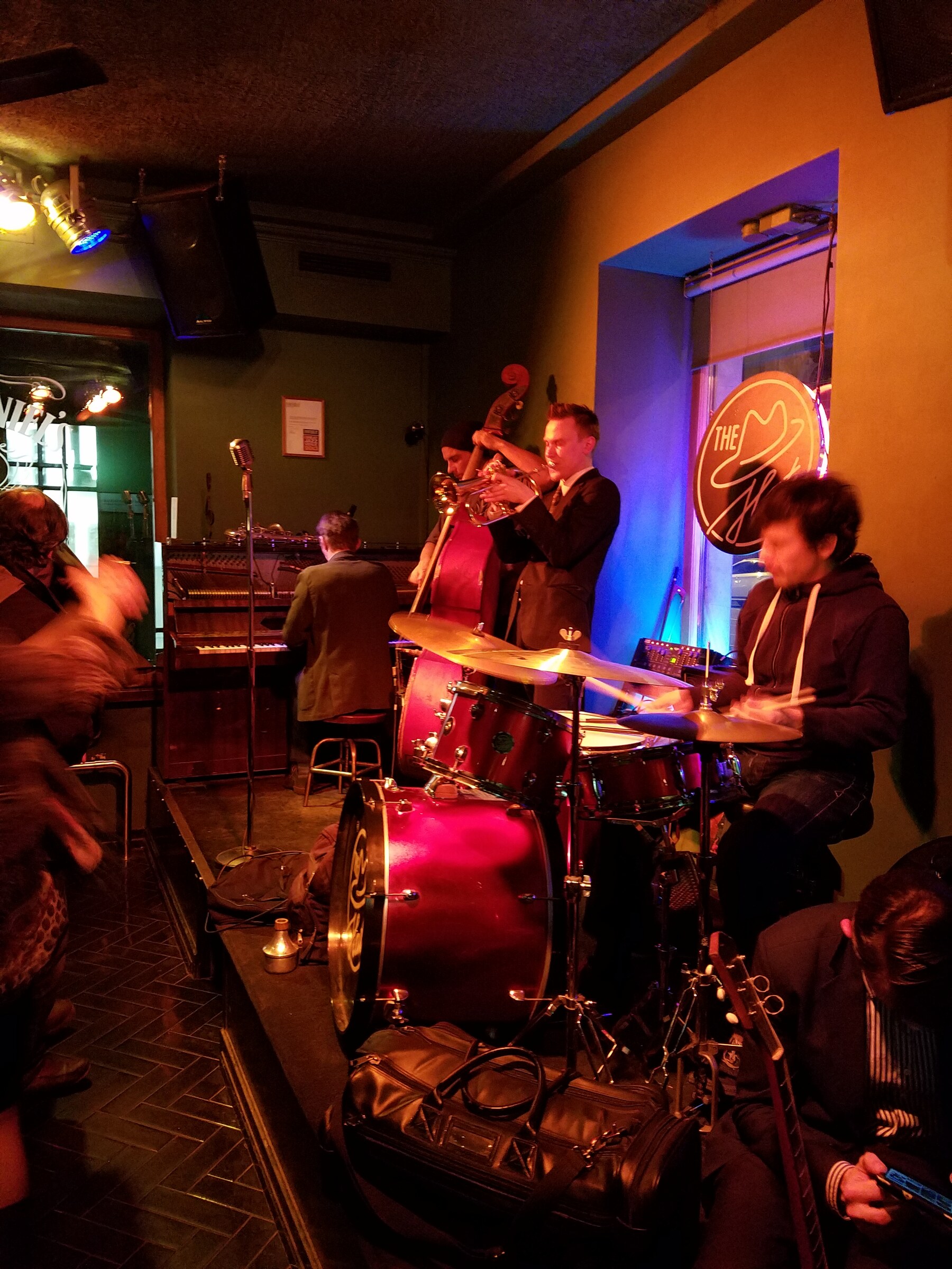 Live jazz club performance · October 10, 2016