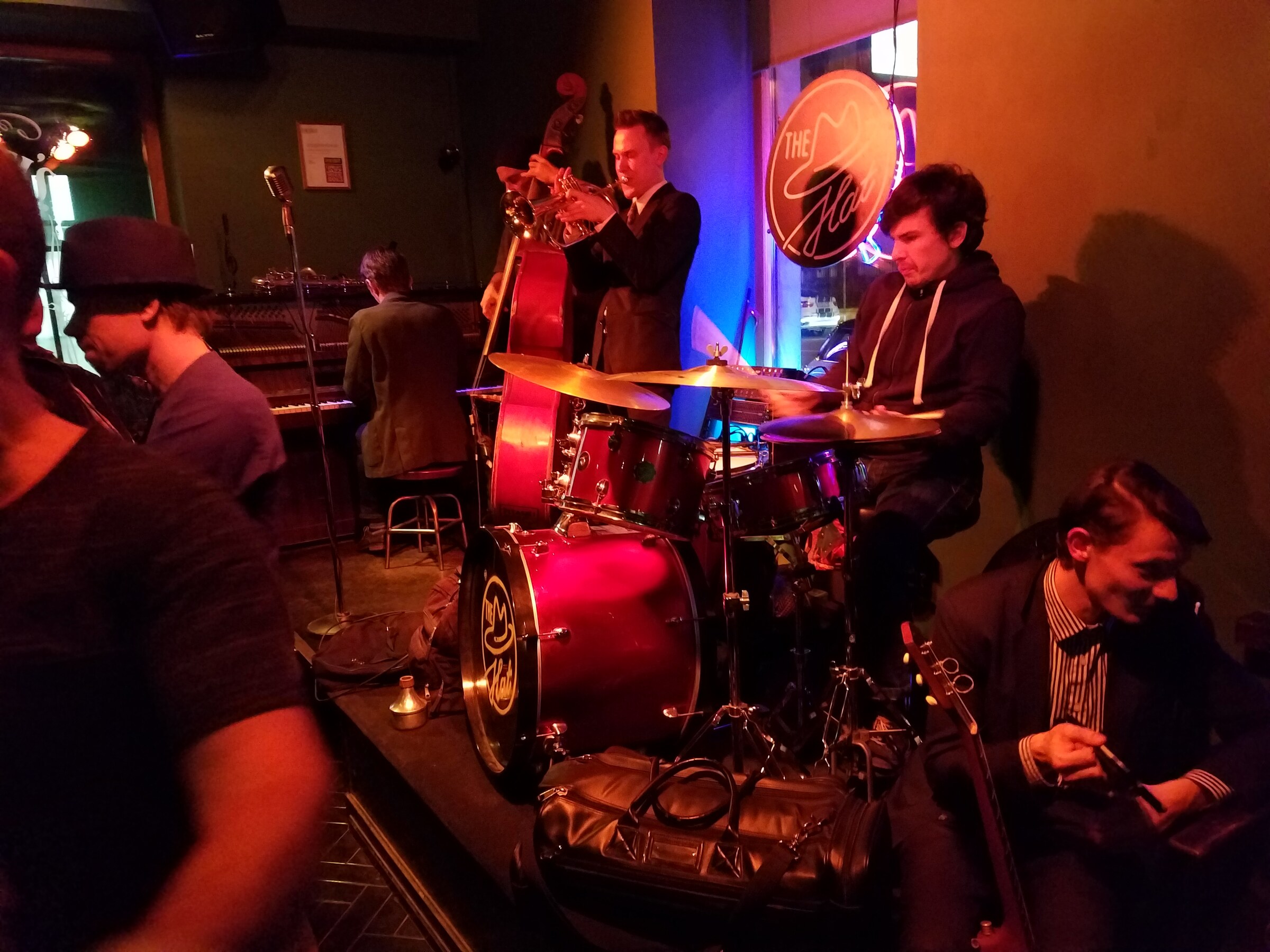Live jazz club performance · October 10, 2016